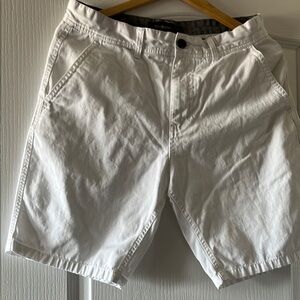 Brooks Brothers White Flat Front Shorts Lightweight Summer Essential